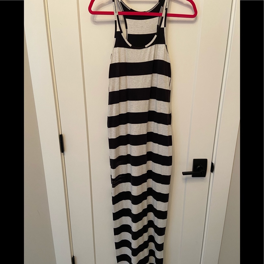Lululemon striped maxi dress size 8. Black/lt gray